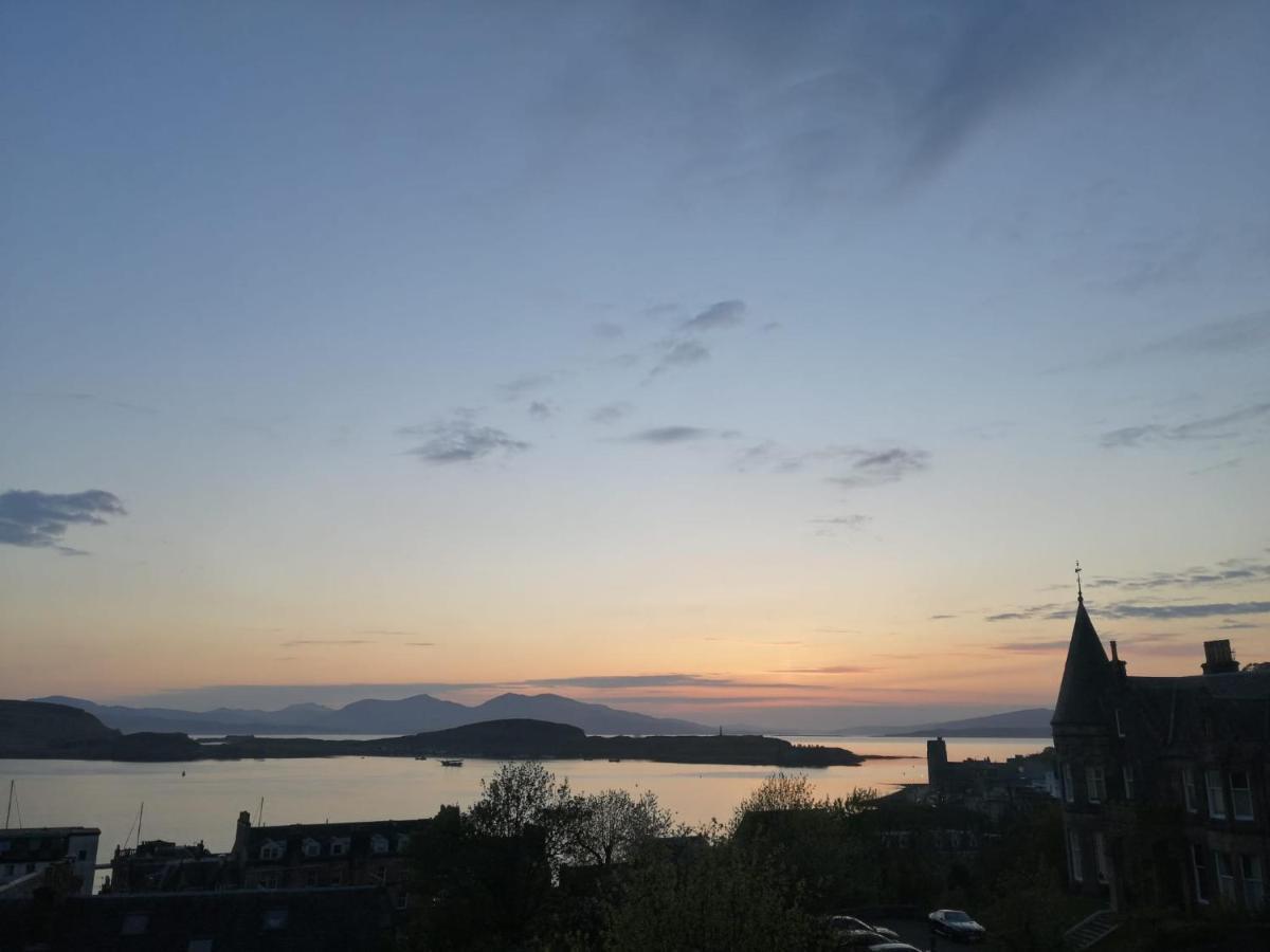 Central Oban Studio With Stunning View Exterior foto